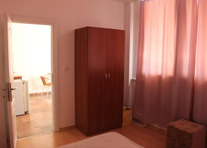 Abelia Regina * Sunny Beach