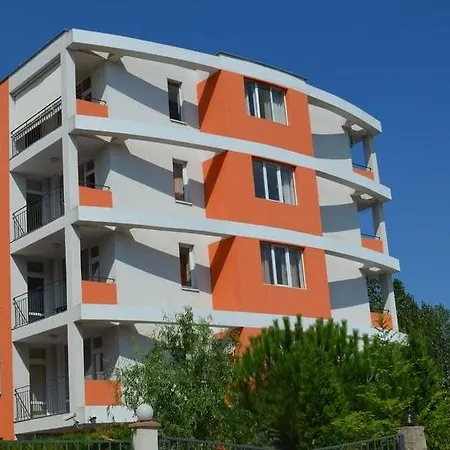 Abelia Regina サニービーチ